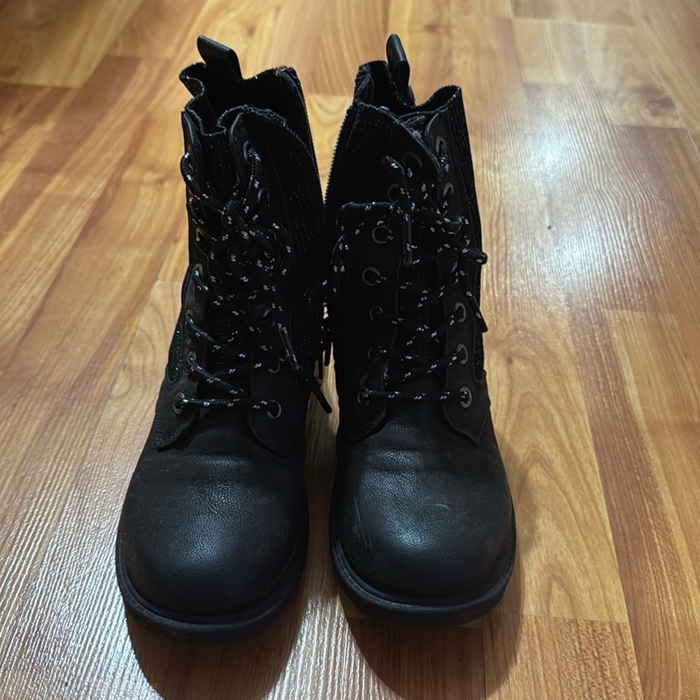 Girls Laced boots Blowfish Size 1